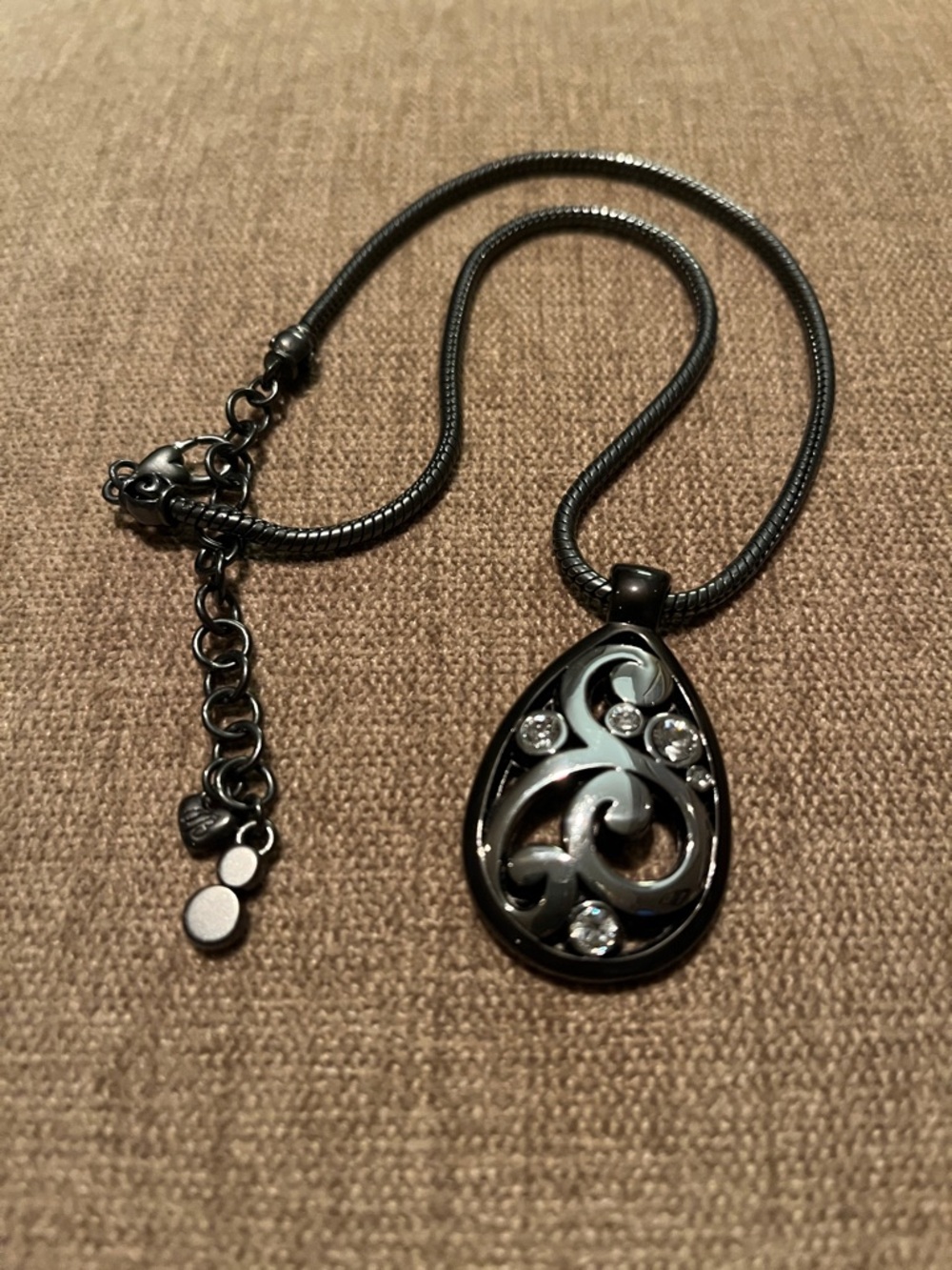 Black Teardrop Filigree Necklace and Earring Set - Elegant Women's Jewelry